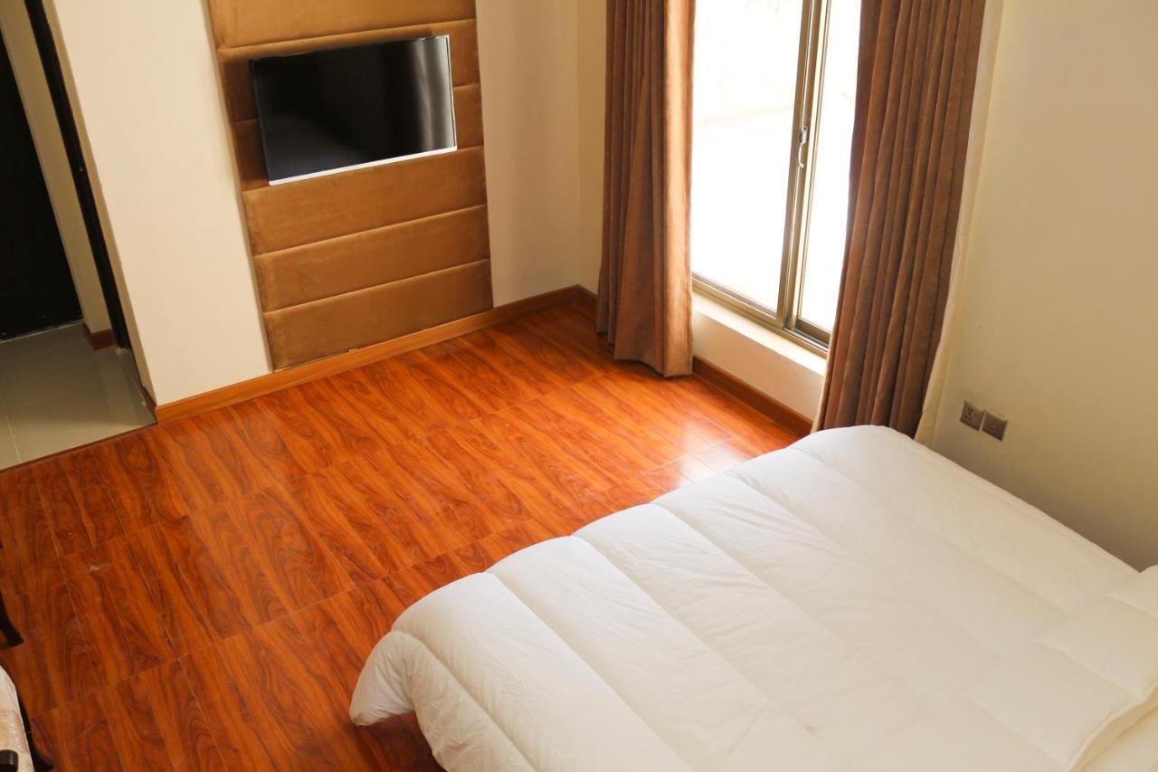 Shelton Hotel ラホール エクステリア 写真